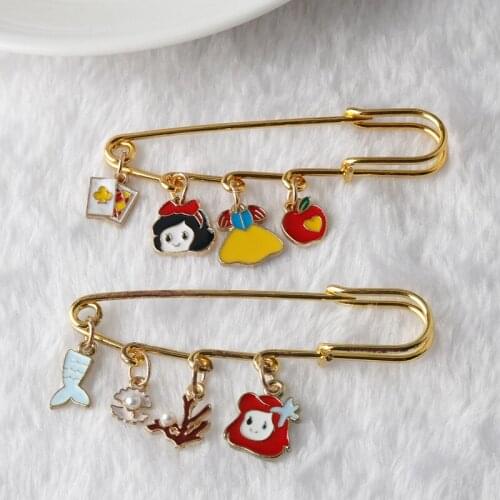 HEYu jewelry Brooches Girl On Clothes