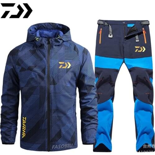 Daiwa New Fishing Suit Waterproof Men Winter Fishing Clothing Hooded Fishing Apparel Sports Hiking Jacket Outdoor Fishing Wear