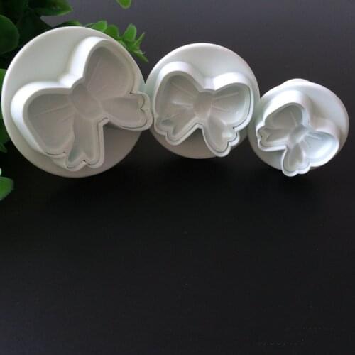 Plastic Bow Knot Fondant Cake Cutter Kitchen Accessories 3Pcs Bakeware Flower Plunger Cake Cookie Decorating Tool Food Grade