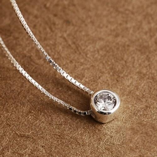 Queen Women Necklace 925 Sterling Silver Cute Little Round Pendant Necklace with Shining Austrian Zircon Silver Color Necklace