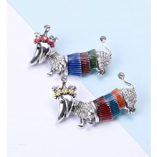 And American fashion drop oil crown Dog Brooch personality Animal Brooch simple clothing coat accessories wholesale