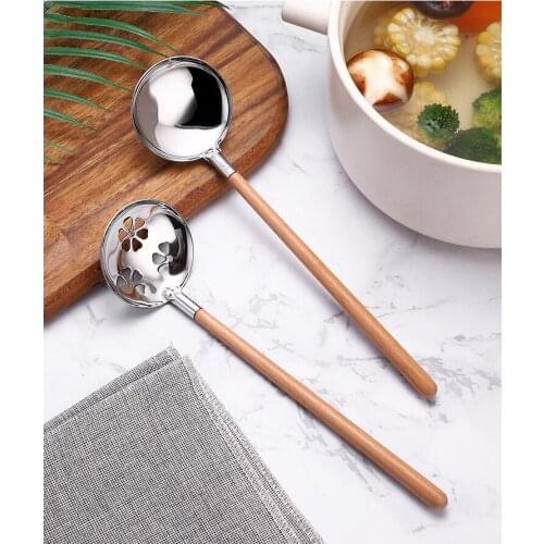 1PC Stainless Steel Filter Soup Spoon Wood Handle Anti-hot Colander Tablespoon Tableware Hot Pot Colander Strainer Spoons XB 050