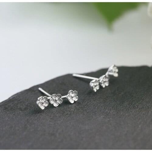 New Fashion Elegant Plum Blossom Stud Earrings for Women Joker Flower Earring