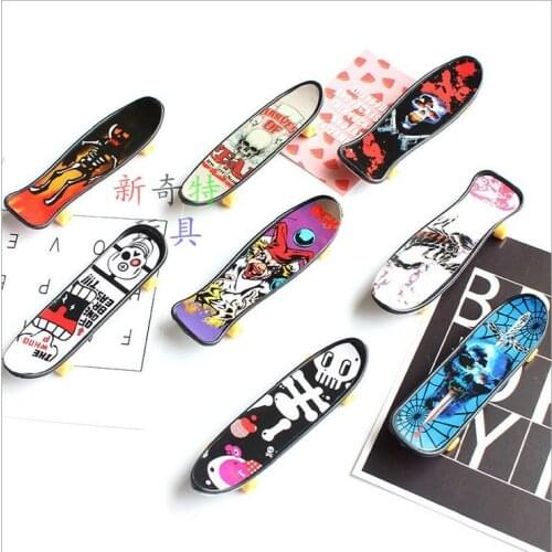 Plastic Mini Skate Finger Skateboarding Fingerboard Novelty Gag Toys Suitable gifts for children