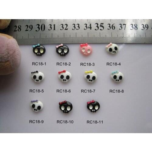 RC18 30pcs/bag Cartoon Black and White Skull Head Halloween Style Resin Cartoon Deco Nail Art Decoration Nail DIY Deco