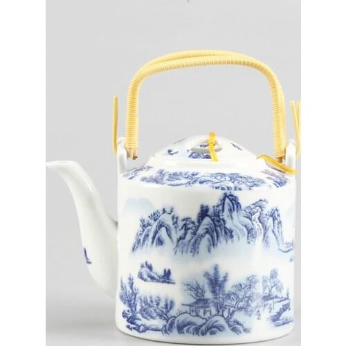 Ceramic pot, kettle, Jingdezhen blue and white porcelain handle teapot, 800ML