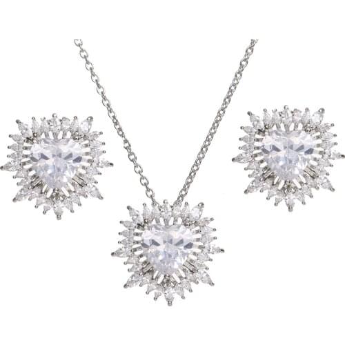 Bettyue New Arrival Ingenious Flower Shape Design Jewelry Set For Women Fashion Party Noble Decoration Shiny Zirconia Ornament