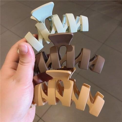 Korean Big Hair Claws Elegant Frosted Acrylic Hair Clips Hairpins Barrette Headwear for Women Girls Hair Accessories