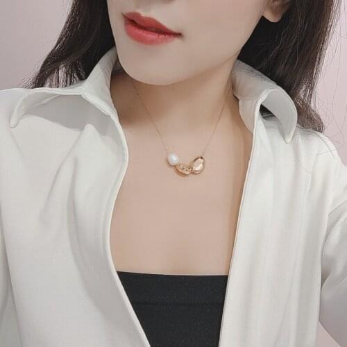 European and American cold wind simple geometric three-dimensional irregular inlaid freshwater pearl necklace girls