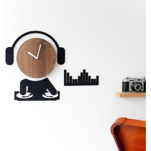 Creative Personality Fashion European Style Wall Clock Contracted Mute Bedroom Wall Watch Wooden Kids Small Reloj De Pared