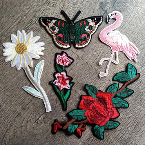 High-q 1pc Flamingo Butterfly Flower Rose Patches for Clothing Iron on Badge Clothes Embroidery Sewing Sticker Stripes Applique