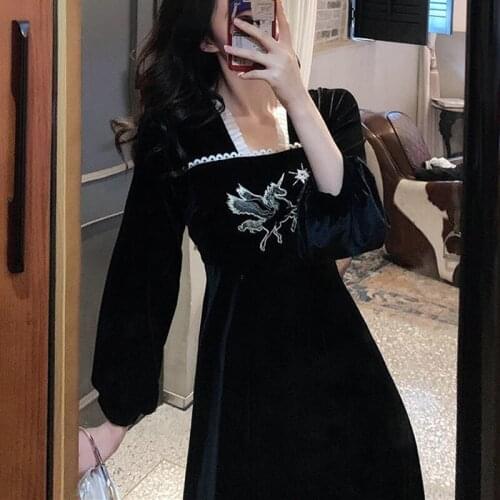 French Vintage Black Velvet Dress Women Gothic Embroidery Lace-up Evening Party Dress Elegant High Waist Bodycon Dress 2021 Fall