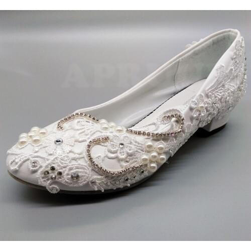 Lace crystal white wedding shoes woman low 4cm block heel round toes slip on handmade ivory pearls brides wedding pumps shoe