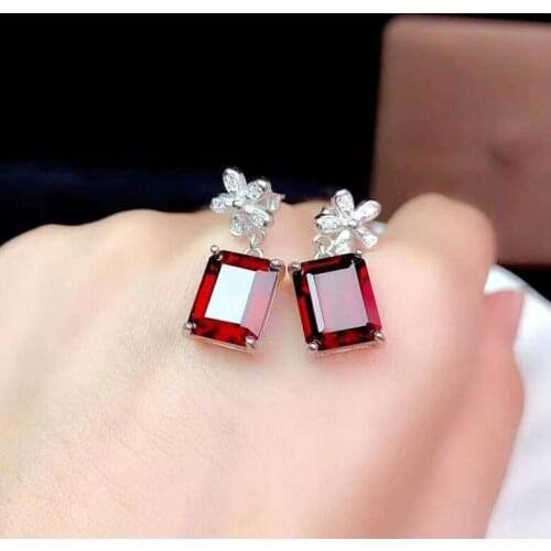 Elegant Gift for the Birthday New Fashion Garnet Earring 925 Sterling Silver Fine Jewelry Garnet Earring