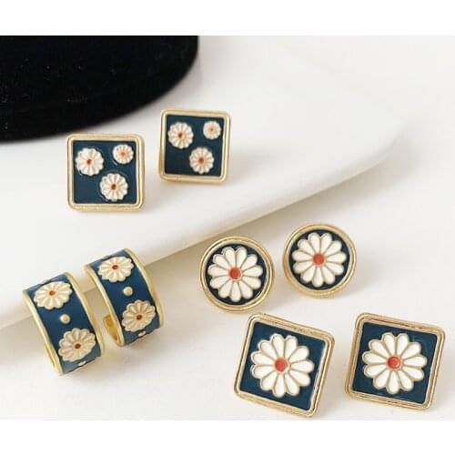 Cute Harajuku Vintage Flower Enamel Square Round Glaze Retro Stud Earrings for Women Fashion Boucle d'oreille Brincos Jewelry