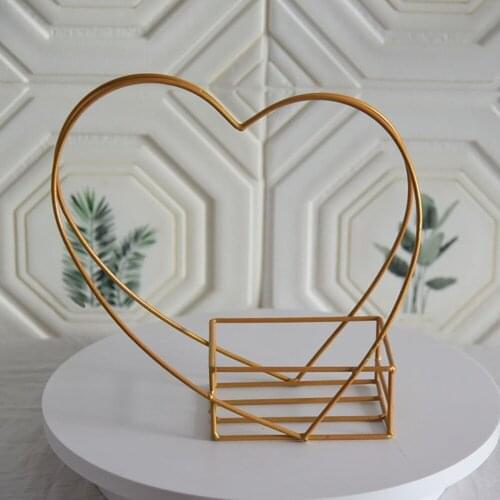 Vase Geometric Flower Stand Hot Sale Golden Love Galvanized Iron Rack Portable Gold Metal Frame Heart Shape Tabletop Plant Pot