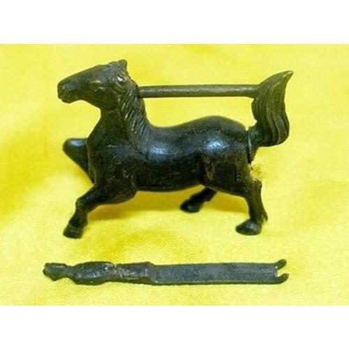 6.4 cm * / Rare Chinese old brass can use horse statue lock and key