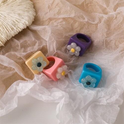 LJLGLY Fine Acrylic Flowers Rings Fashion Luxury Colorful Resin Jewelry Females Friend Party Finger-ring Accessories Best Gifts