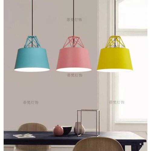 Fashion Colorful Modern Wood Pendant Lights Lamparas Minimalist design shade Luminaire Dining Room Lights Pendant Lamp