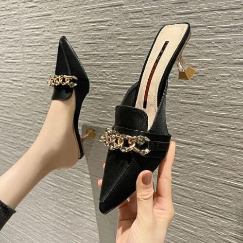 2021 New Women Slippers Pointed Toe Rubber Metal Chains Outsole Slides Footwear Fashion Casual Lady Mules Zapatillas Casa