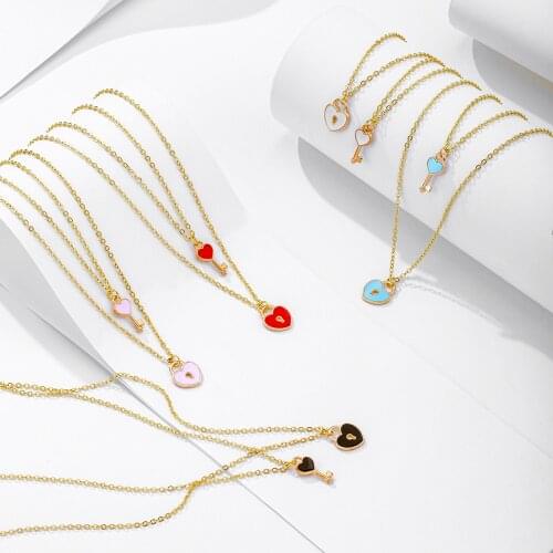 VG 6YM New Fashion Dripping Oil Heart Lock Pendent Necklace Cute Key Choker Necklace for Women Party Jewelry Wholesale 2021