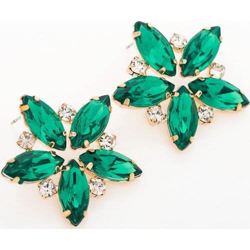 YFJEWE Fashion Hot Sale Full Rhinestone Stud Earring For Women Vintage Crystal Large Flower Earrings Wedding Gift E076