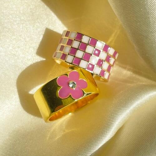 Bolcguri White Rings