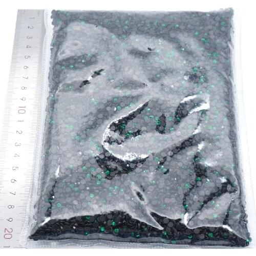 Emerald Wholesale Large Bulk Packing High Quality Shiny Stones Size SS6 SS10 SS16 SS20 SS30 Black Hotfix Rhinestones