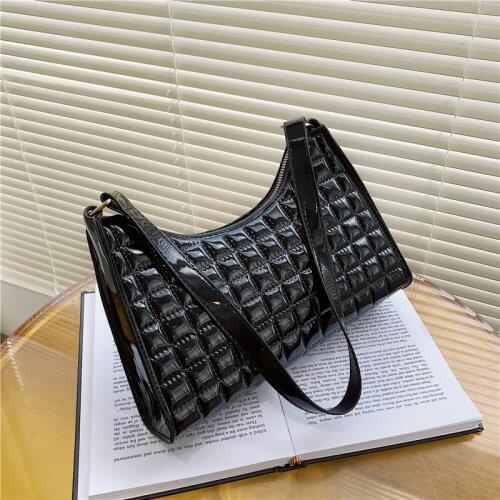 Popular Fold Underarm Bags Summer New PU Leather Solid Color Womens Shoulder Bag Fashion Textured Zipper Handbag for Women 2021