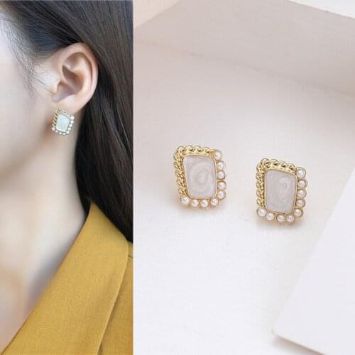 Korean Elegant Romantic Pearl Inlaid Square Metal Stud Earrings for Women Girls Teen Ear Jewelry Earrings 2021 Trend New Arrival