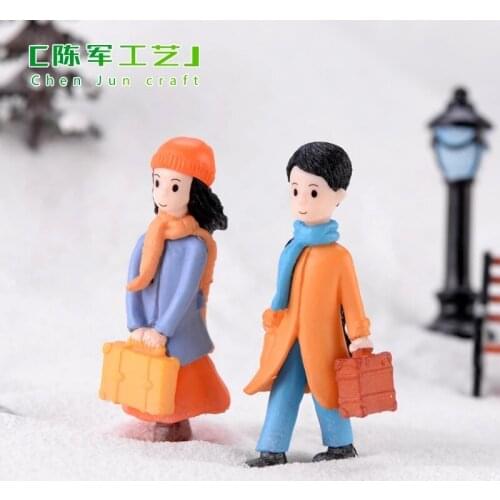 ZOCDOU 2 Pieces Left And Right Couple Family Doll Toy Model Statue Figurine Ornament Miniature Home DIY Decoration