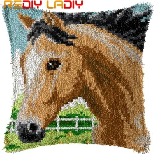 Latch Hook Cushion Animals Horse Pillow Case Acrylic Yarn Sofa Pillow Pre-Printed Color Canvas Crochet Cushion Cover Art & Craft