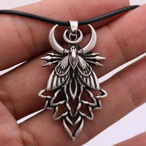 Wiccan Crescent Moon On Death Moth Jewelry Butterfly Insect Pendant Wicca Mens Jewlery Punk Necklace Dropship Suppliers