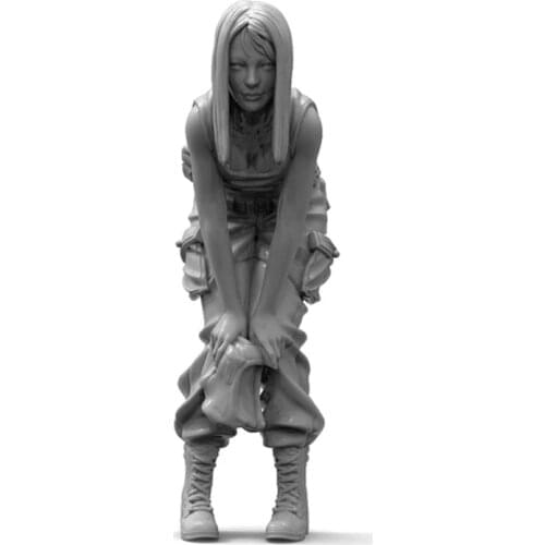 Resin female soldier, figure girl, need to assemble and color by yourself 1:35