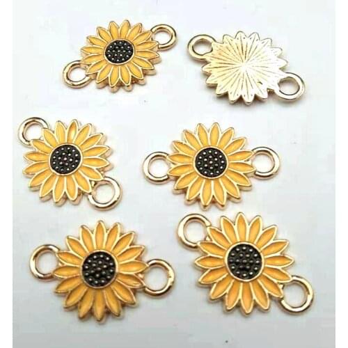 Wholesale 10PCS Beauty Lady Jewelry Gold Tone Sunflower Great Enameled Daisy Shape Alloy Charm Necklace Pendants Jewelry Crafts