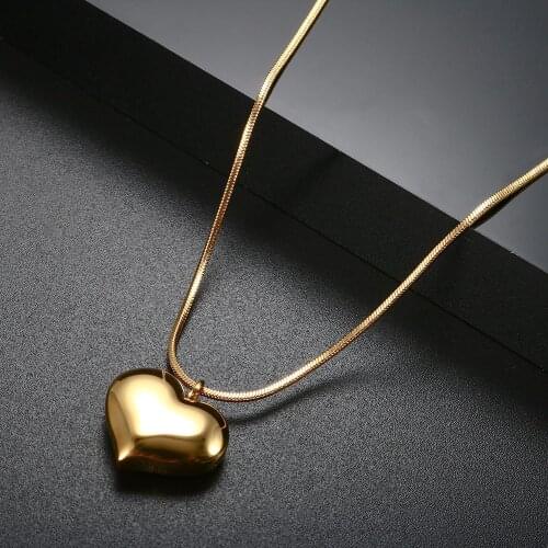 ZMFashion Simple Love Heart Pendant Necklace Snake Chain Women Men Stainless Steel Clavicle Chains Charm Couple Party Jewelry