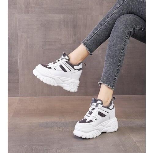 Winter New Fashion Plush Height Increasing Cross-tied Platform Genuine Leather Women Ankle Short Equestrian Boots 20201209