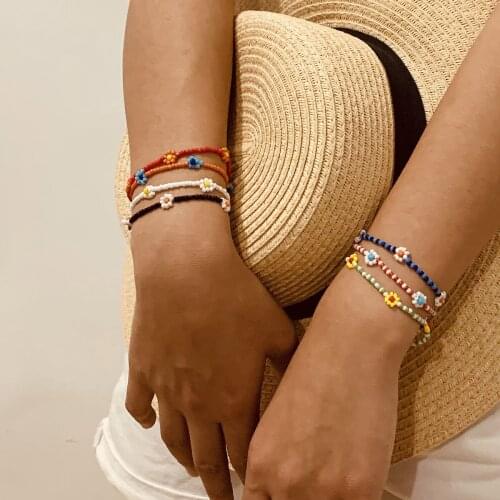 Retro National Style Colorful Beaded Necklace Rice Beads Woven Flower Geometric Necklace Charm Womens Necklace Birthday Gift