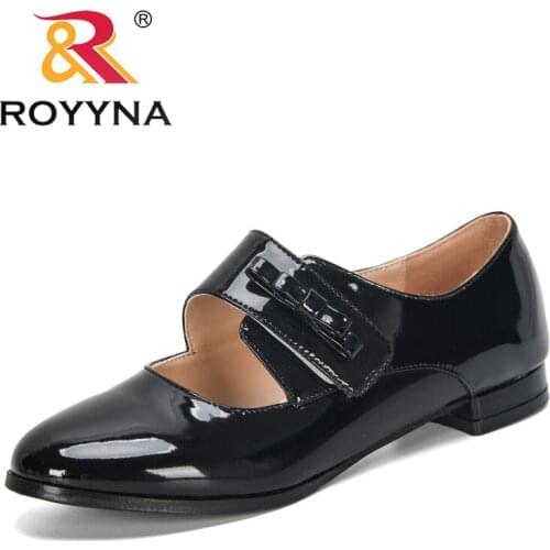 ROYYNA 2019 New Designers Shiny Patent Leather Low Heels Single Shoes Woman Round Toe Pumps Ladies Mary Janes Zapato Mujer