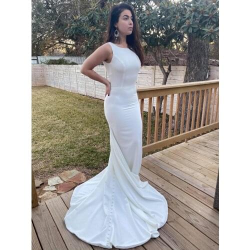 Elegant Long Stretchy Satin Wedding Dresses O-Neck Pleated Floor Length Button Back White Bridal Gowns for Women