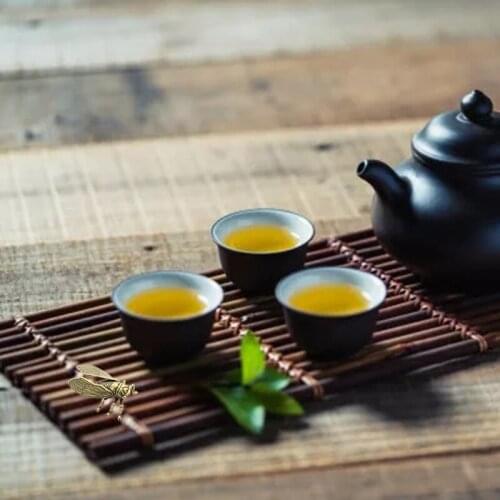 Copper Brass Cicada Chinese Hand Engraving Exquisite Small Statue Ornament Small Carving Home Office Decor Gift Tea Pet