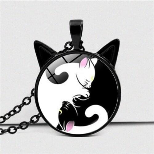 Vintage Yin Yang Cat Necklace Tai Chi Photo Glass Crystal Pendant Fashion Animal Jewelry