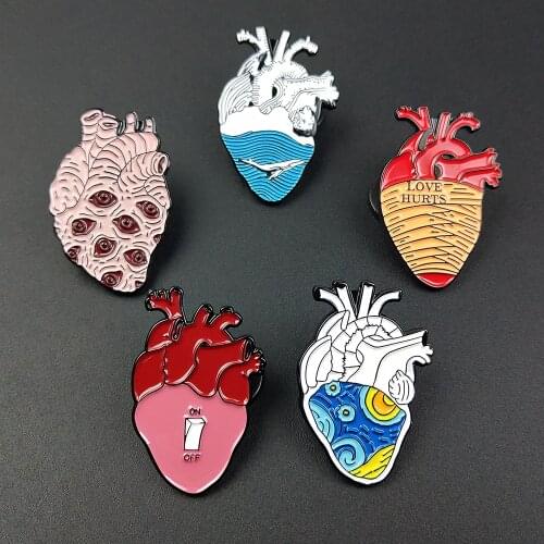 Colorful Heart Enamel Cartoon Pins Brooches Badges Bags Metal Pin Gifts For Friends Jewelry Brooch DIY Clothes Hat Backpack