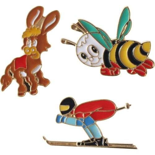 Metal Enamel Lovely Cartoon Skiing Brooches Badge For Women Girl Cute Horse Flying Bee Pin Brooches on Clothe Backpack Bag Shose
