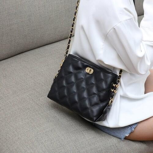 Viney womens bag new 2020 leather stiletto bag chain bag 2021 hundred with ins under the armpit bag one-shoulder small tote bag