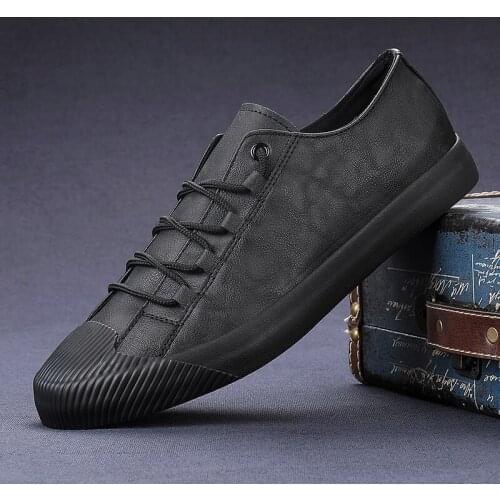 Luxury Low top Men Vulcanize Shoes Autumn New Leather Casual Shoes Korean Breathable Black lace-up Sneaker