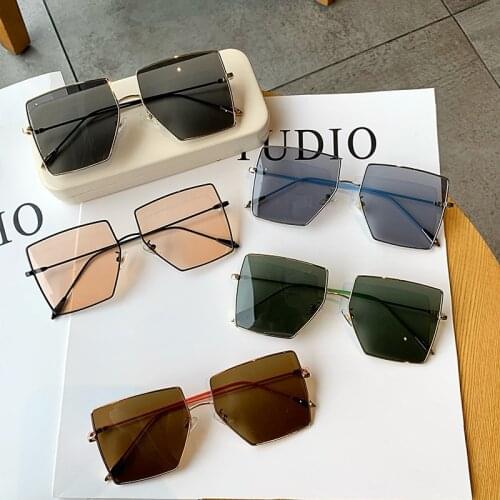 Women Sunglasses Trending Big Frame Metal Square Fashion Glasses Tea Color Lenses Vintage Luxury Designer Men Driving Sun Glasse
