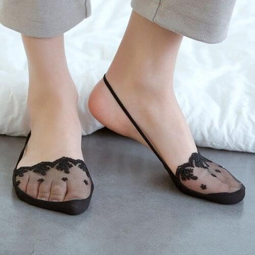 Womens Shallow Mouth Summer Thin Section Front Foot Half Palm Stealth Socks Japanese High Heels Lace Lace Suspenders Boat Socks