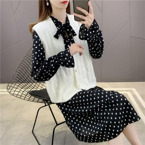 Room 194795 side row No.4 lower] real shot dot dress with vest two piece set 50