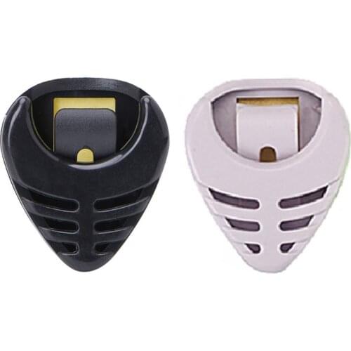 Brand New and High Quality Portable Plastic Guitar Pick Plectrum Holder Case Box Acoustic Heart Shaped